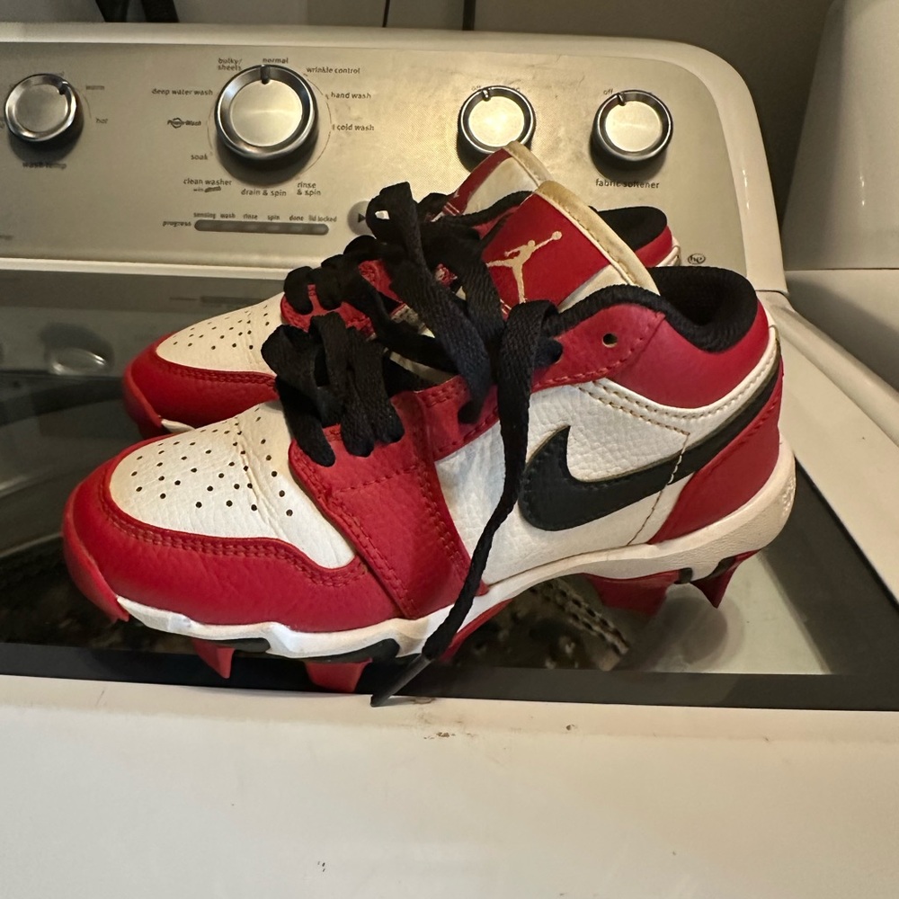 Kids' Jordan 1 Low Cleat - size 12